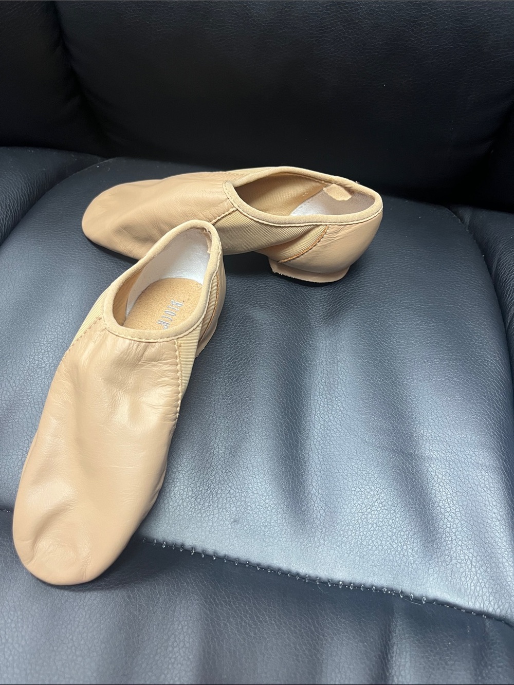 Bloch Neoflex Girls Tan Slip on Jazz Shoes New